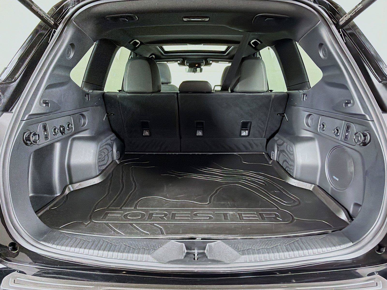 Used 2025 Subaru Forester Touring AWD/4WD image 14