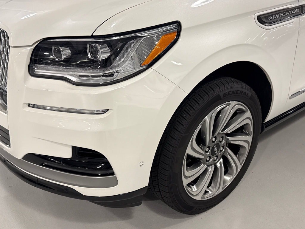 Used 2024 Lincoln Navigator L Reserve AWD/4WD image 7