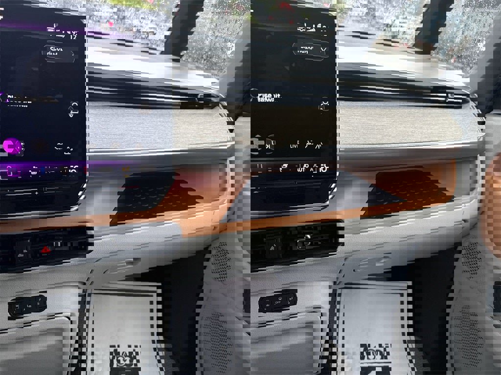 New 2025 Volkswagen ID. Buzz 1st Edition image 12