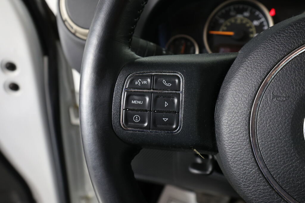 Used 2017 Jeep Wrangler 75th Anniversary image 31