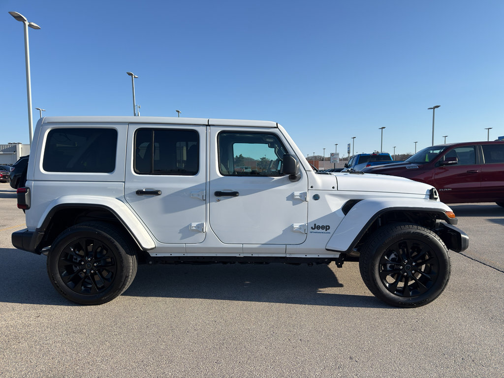 Used 2025 Jeep Wrangler Sahara w/ Safety Group image 4
