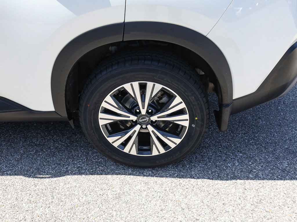 Used 2023 Nissan Rogue SV AWD/4WD image 3