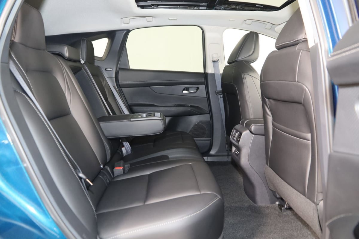 Used 2025 Nissan Murano SL AWD/4WD image 14
