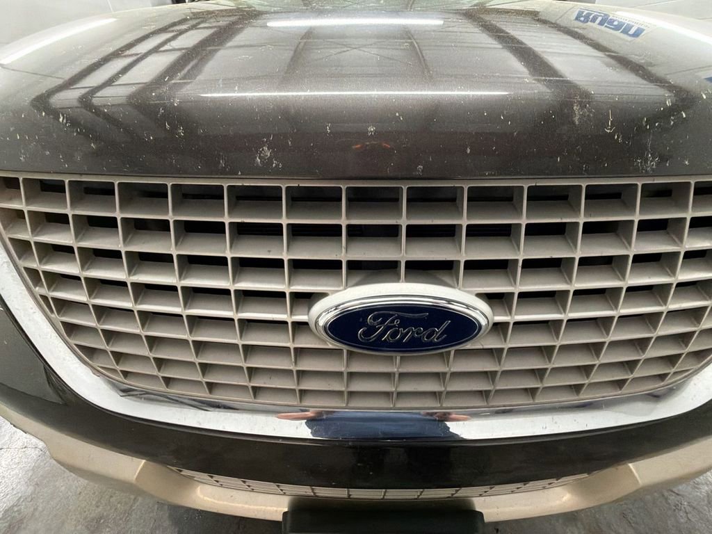Used 2005 Ford Expedition Eddie Bauer image 26