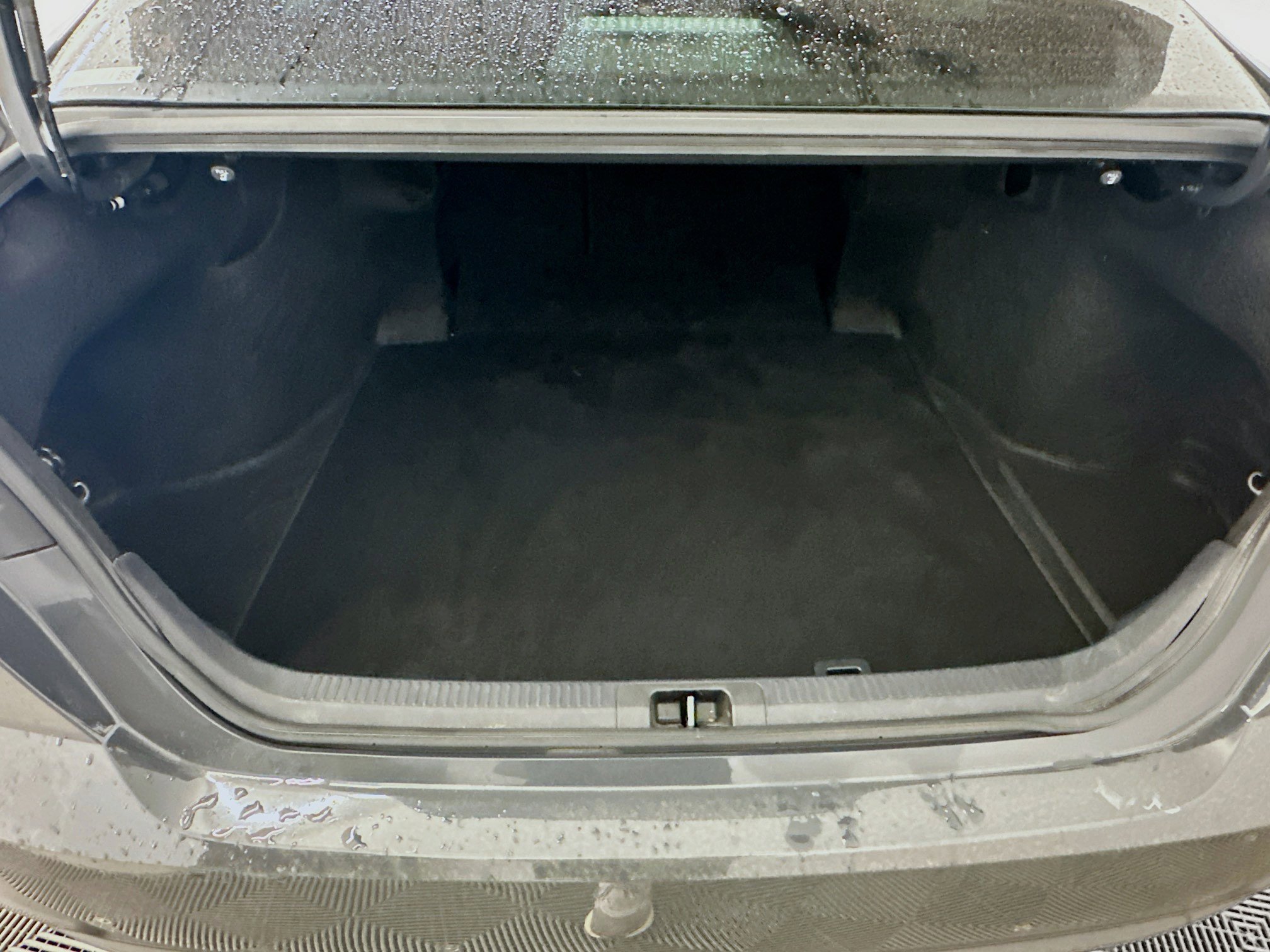 Used 2025 Toyota Camry SE w/ Convenience Package FWD image 30