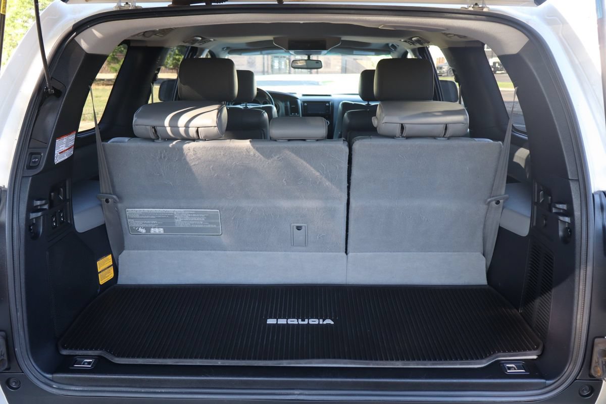 Used 2016 Toyota Sequoia Platinum AWD/4WD image 14