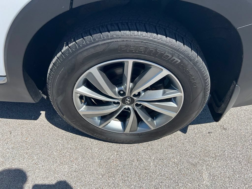 Used 2019 Hyundai Santa Fe SEL FWD image 14