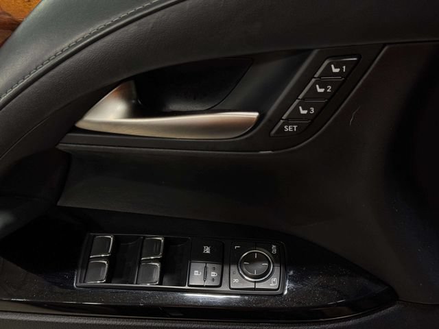 Used 2019 Lexus LX 570 4WD w/ Luxury Package image 22