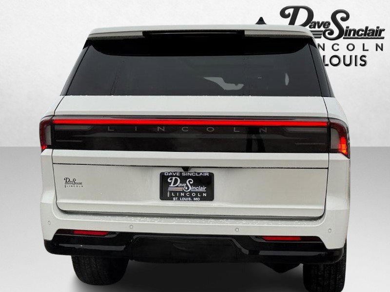 New 2025 Lincoln Navigator Reserve image 6
