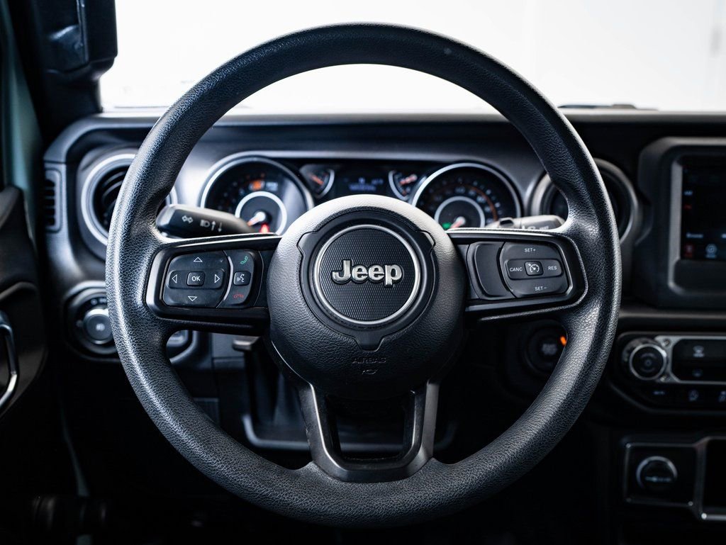 Used 2023 Jeep Wrangler Willys AWD/4WD image 40