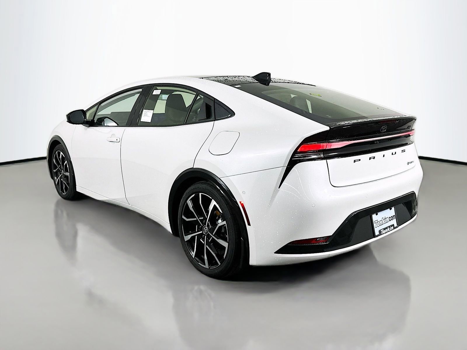 New 2026 Toyota Prius Plug-In Hybrid FWD image 5