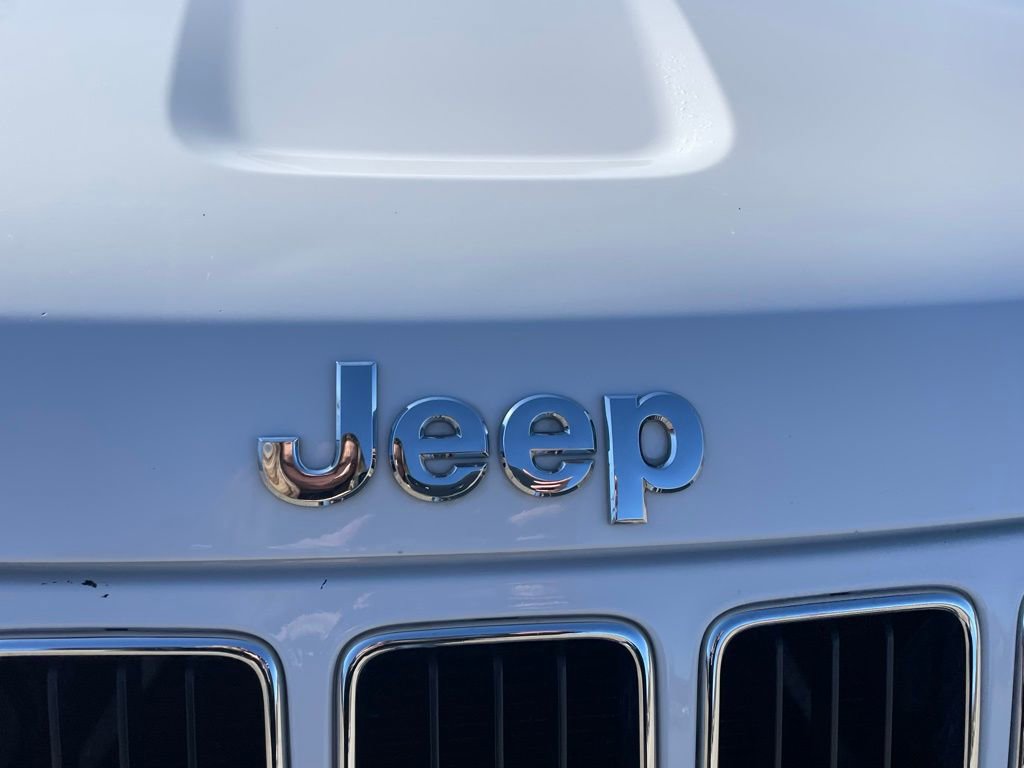 Used 2015 Jeep Grand Cherokee Laredo w/ Quick Order Package 23E image 9