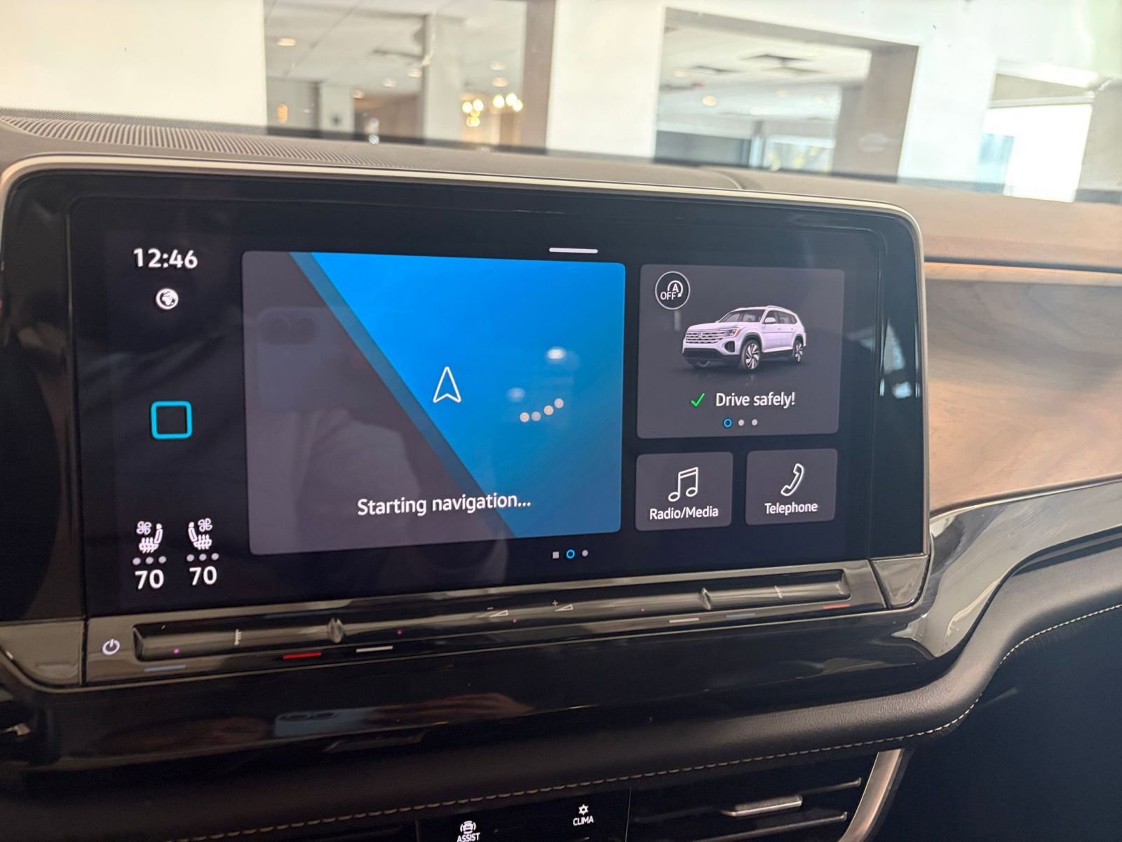 Used 2025 Volkswagen Atlas SE image 21