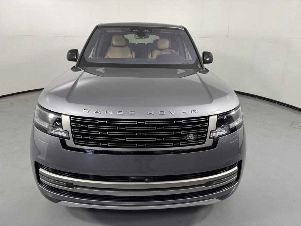 Used 2023 Land Rover Range Rover Long Wheelbase SE AWD/4WD image 2