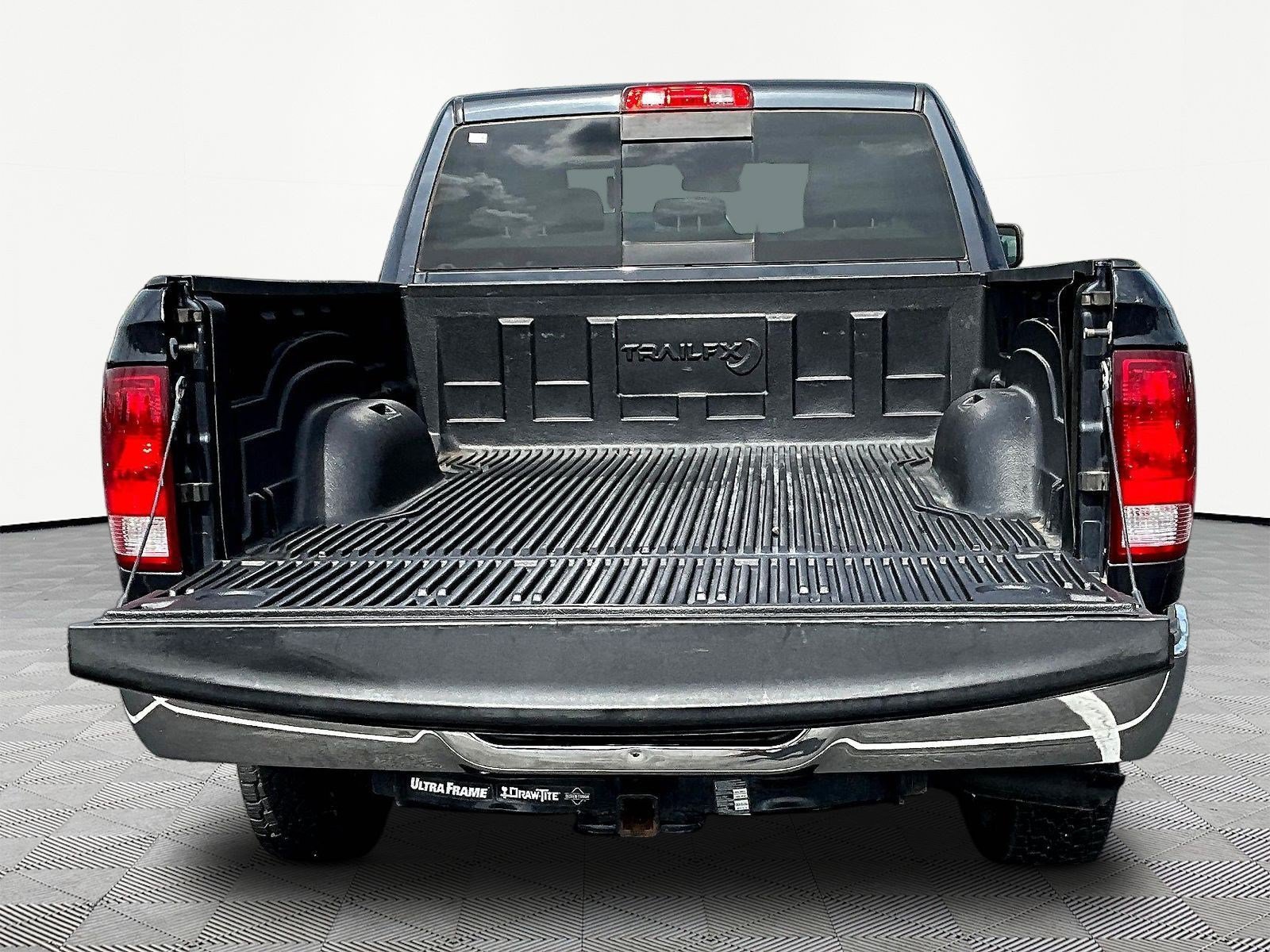 Used 2020 RAM 1500 Classic SLT AWD/4WD image 7