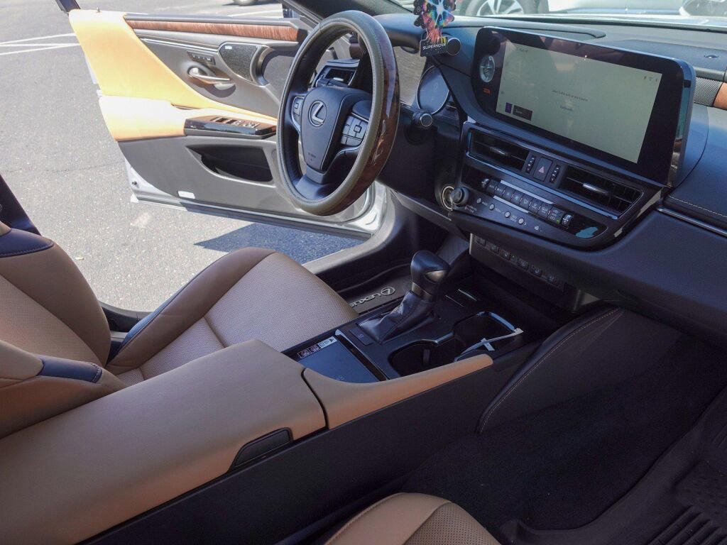 Used 2023 Lexus ES 250 w/ Accessory Package (Z2) image 14