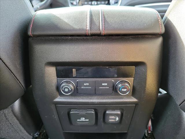 Used 2022 Chevrolet Traverse RS image 17