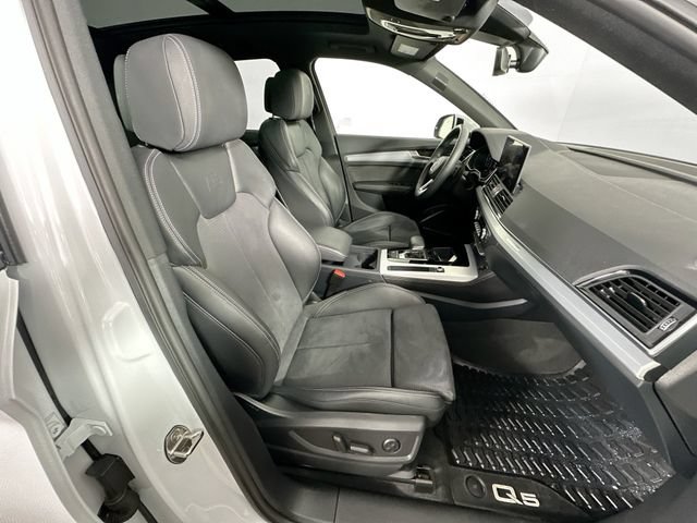 Used 2024 Audi Q5 e Premium Plus w/ Premium Plus Package AWD/4WD image 28
