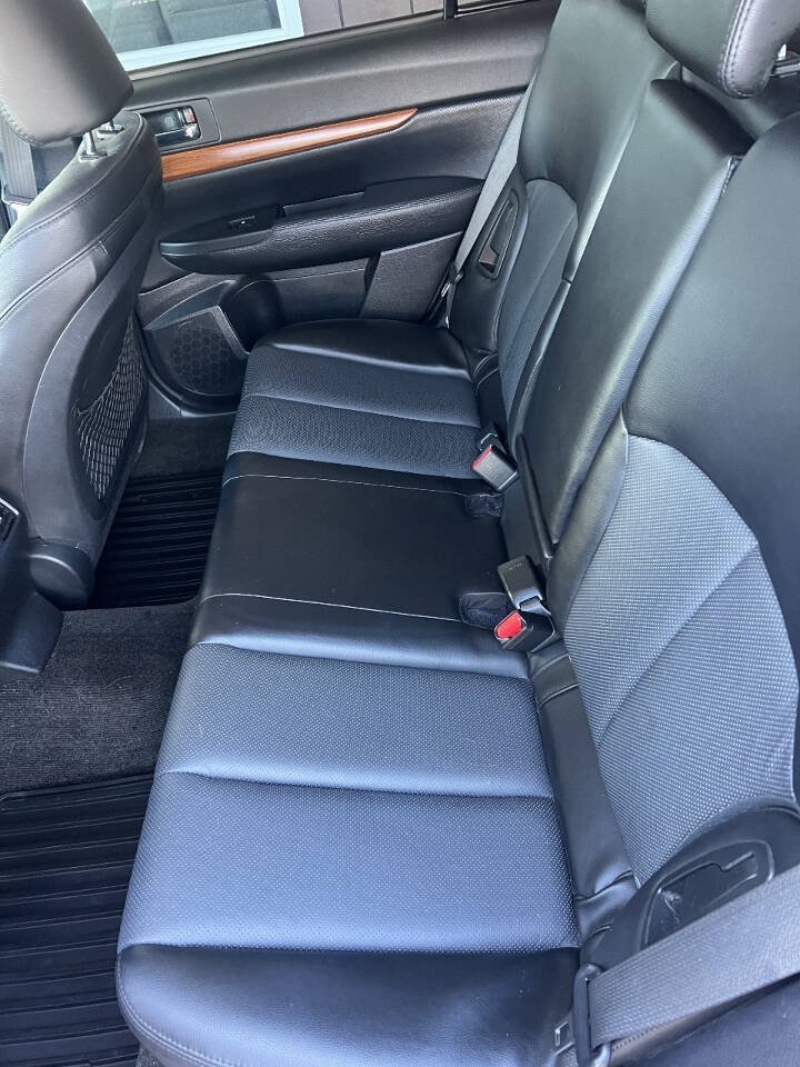 Used 2013 Subaru Outback 3.6R Limited w/ Moonroof Pkg AWD/4WD image 10