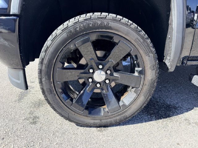 Used 2015 GMC Sierra 1500 Denali w/ Driver Alert Package AWD/4WD image 9