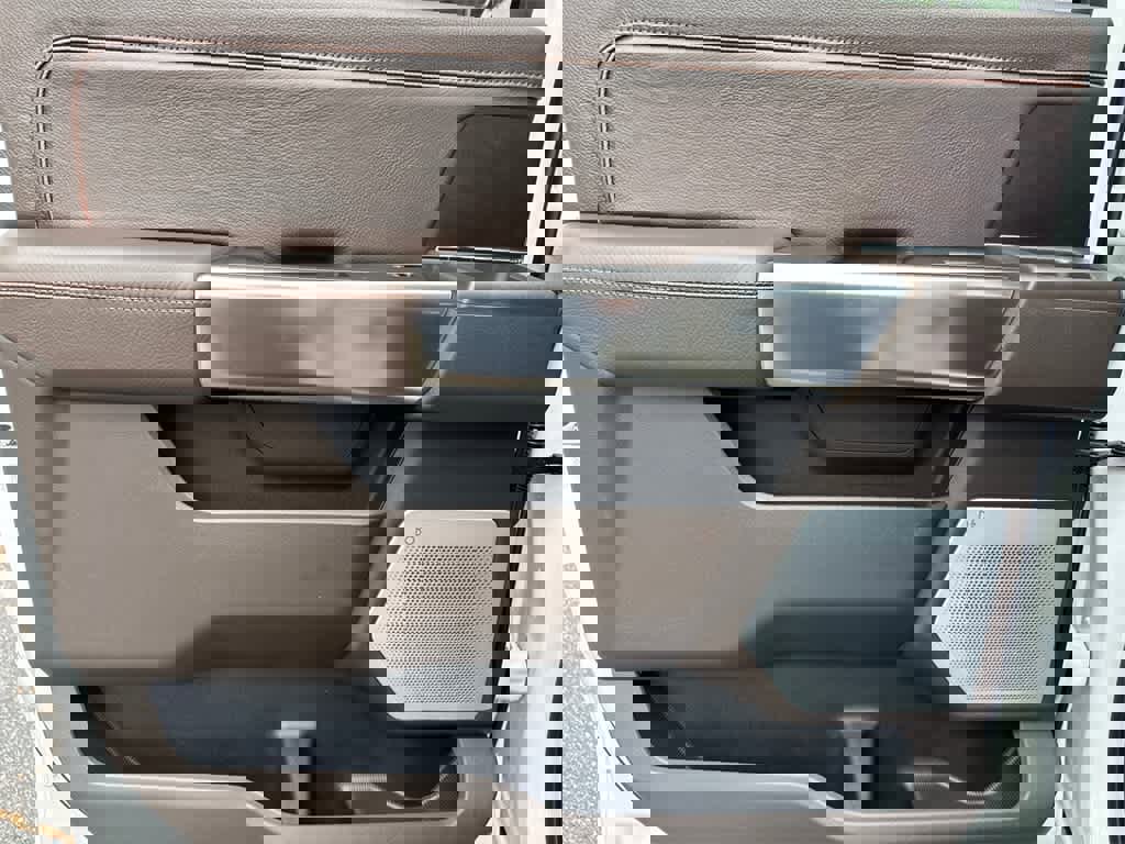 New 2025 Ford F250 King Ranch w/ Chrome Package image 18