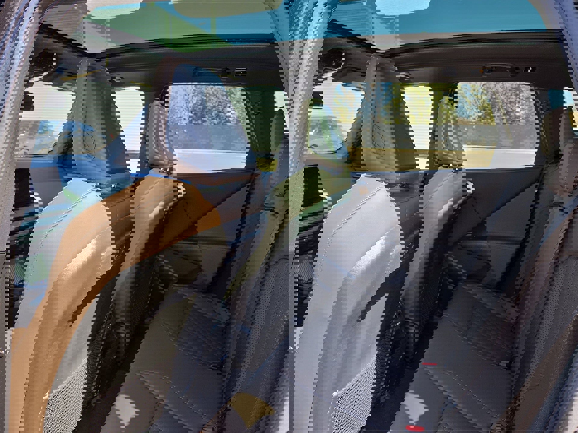 Used 2025 BMW X3 xDrive30i w/ Premium Package image 13