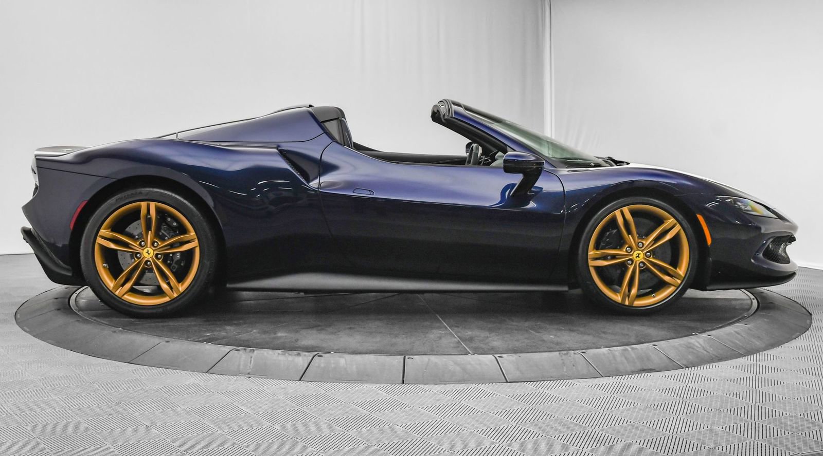 Used 2025 Ferrari 296 GTS RWD image 9