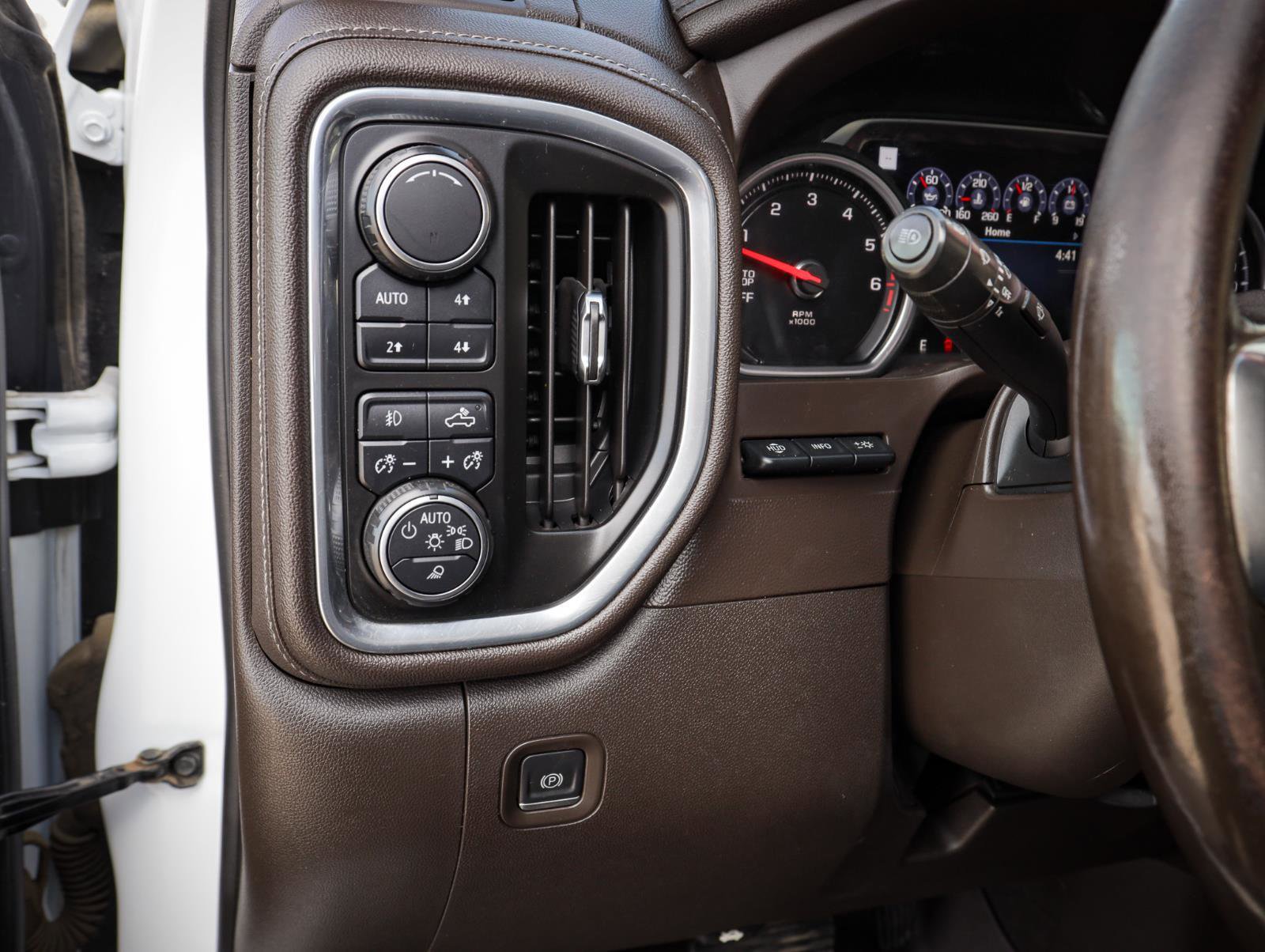 Used 2019 Chevrolet Silverado 1500 LTZ w/ LTZ Plus Package AWD/4WD image 21