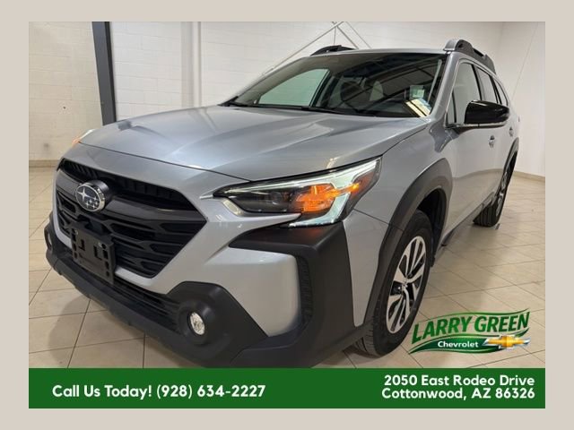 Used 2025 Subaru Outback Premium image 1