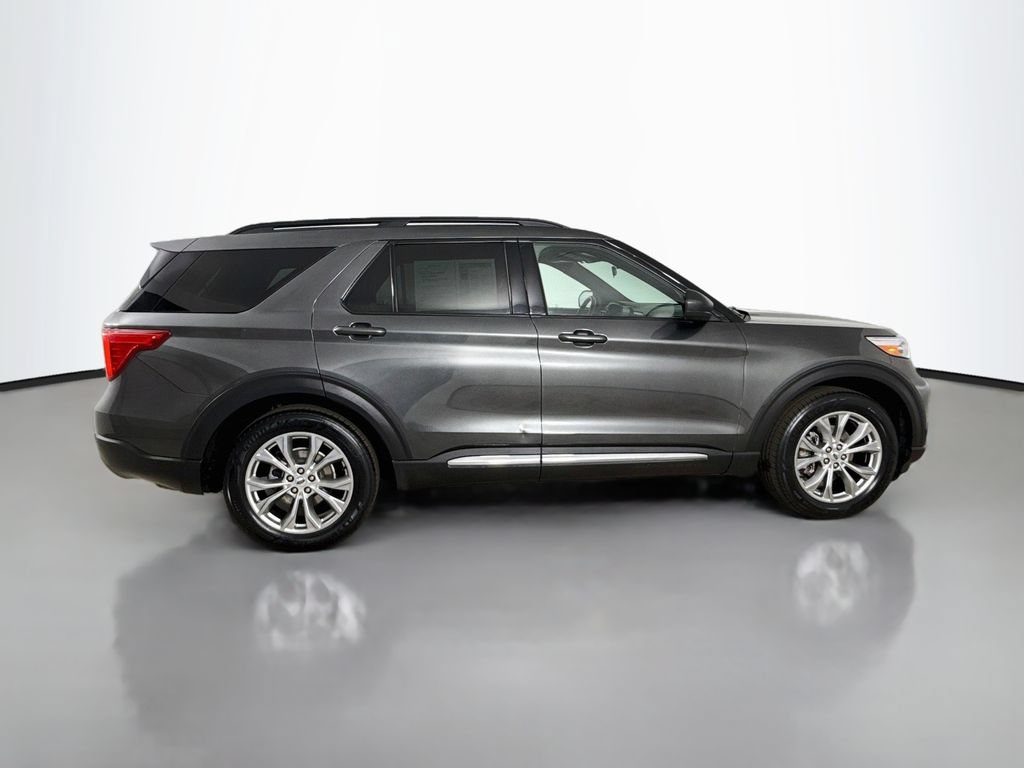 Used 2020 Ford Explorer XLT w/ Equipment Group 202A AWD/4WD image 9