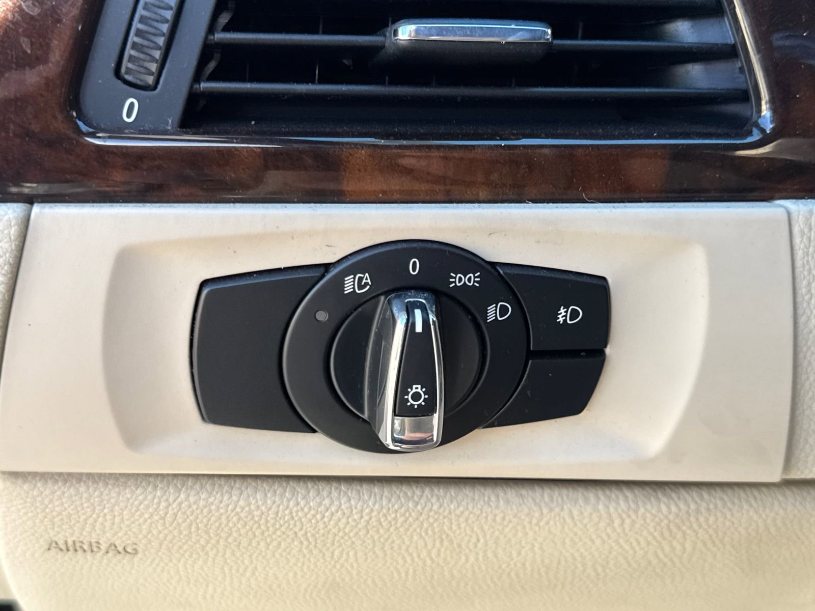 Used 2009 BMW 328i Convertible image 16