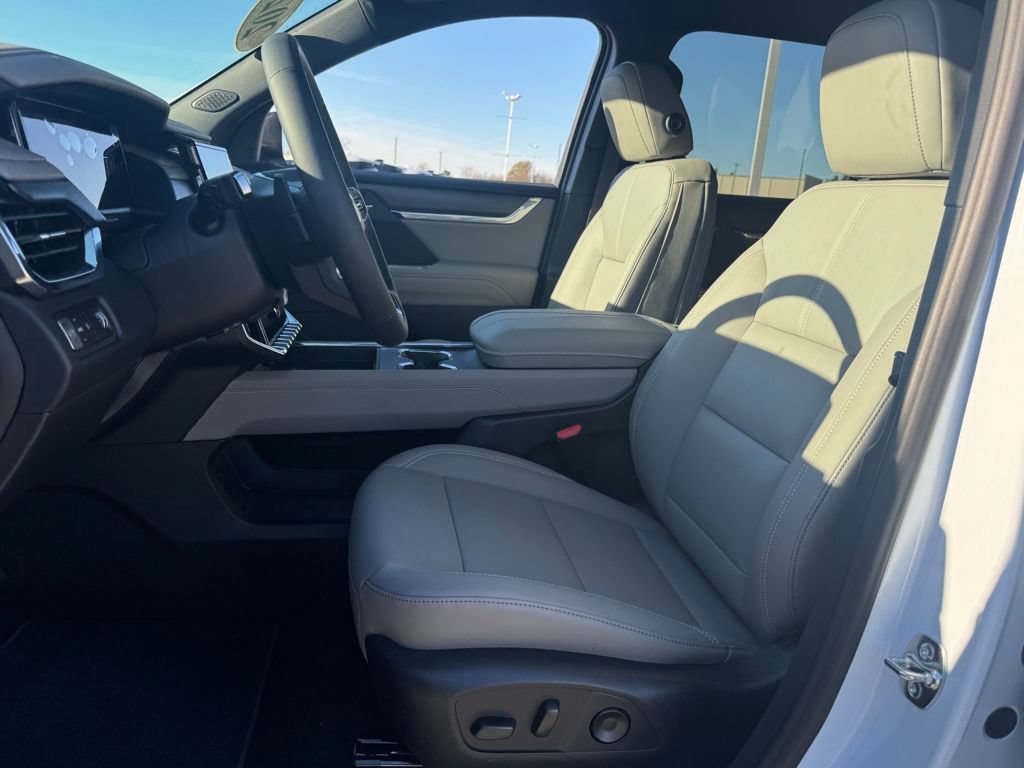 New 2026 GMC Acadia Elevation w/ Black Edition FWD image 16