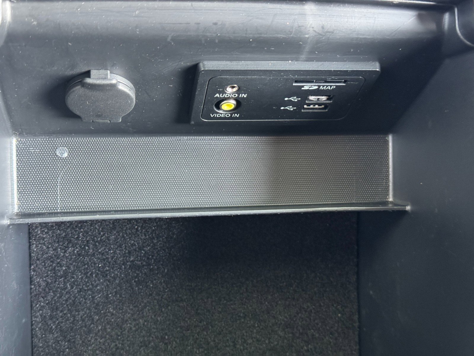 Used 2020 Nissan Pathfinder SL image 32