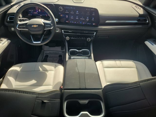 Used 2025 Chevrolet Traverse High Country FWD image 15