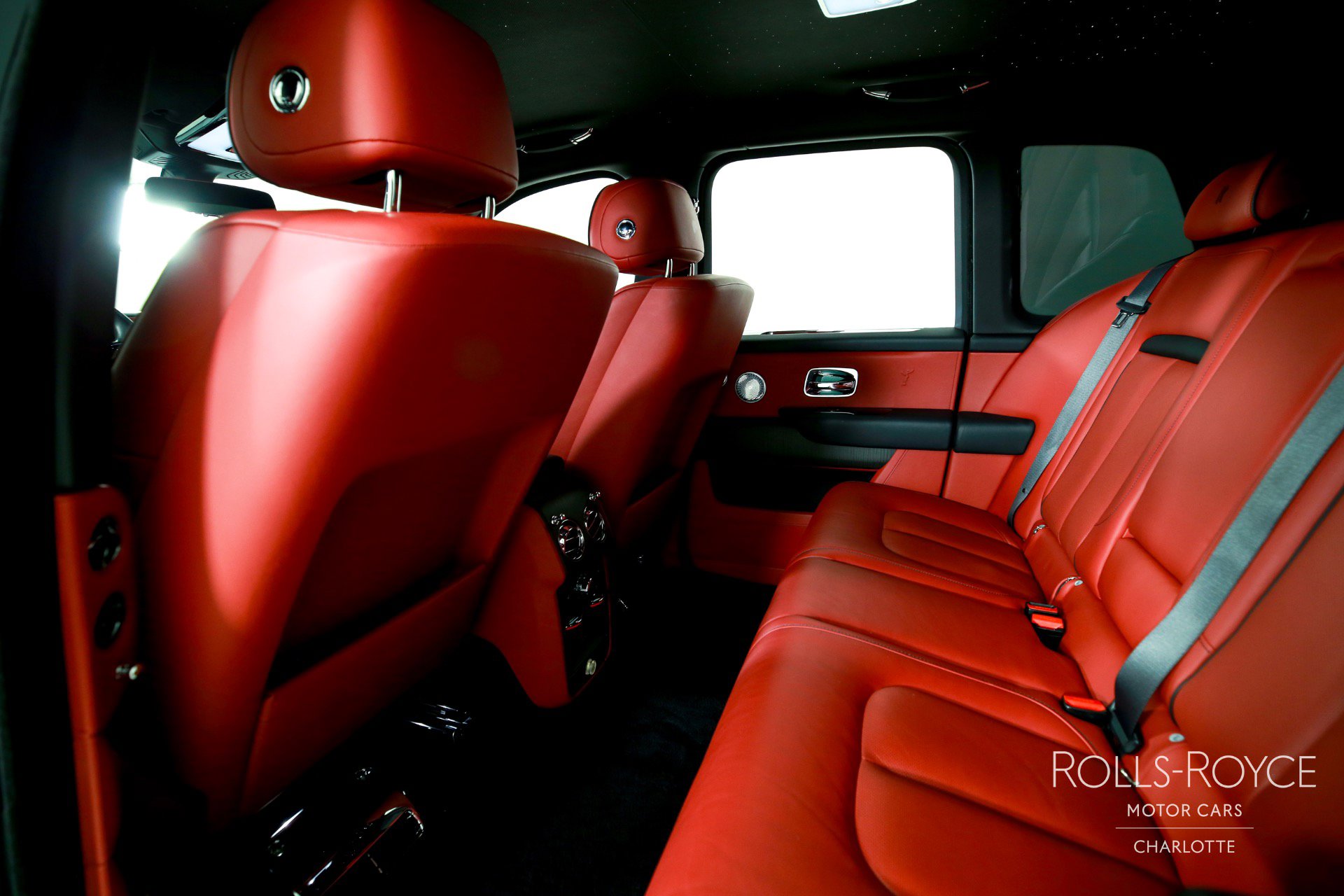 Certified 2022 Rolls-Royce Cullinan w/ Dark Exterior Package image 19