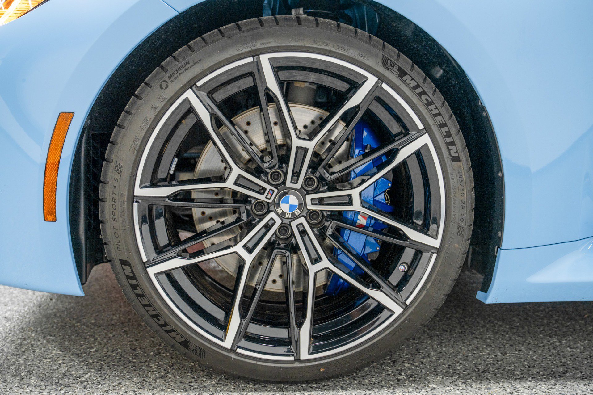 Used 2024 BMW M2 w/ Lighting Package image 9