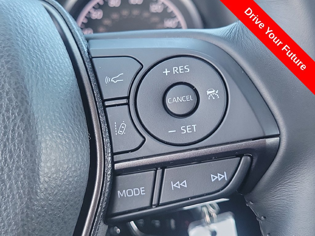 Used 2023 Toyota Camry SE FWD image 6