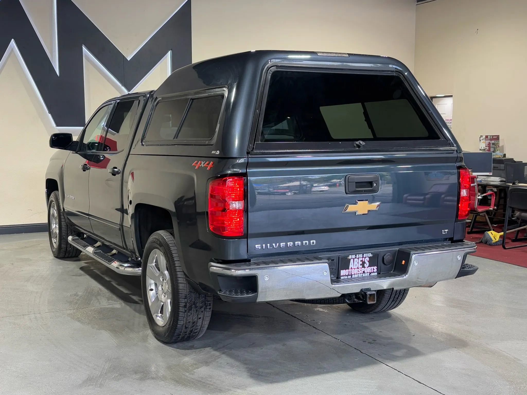 Used 2018 Chevrolet Silverado 1500 LT w/ All Star Edition AWD/4WD image 6