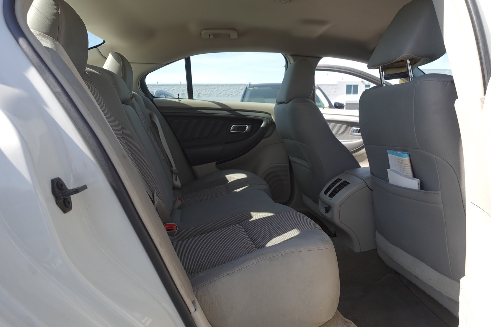 Used 2012 Ford Taurus SEL FWD image 14