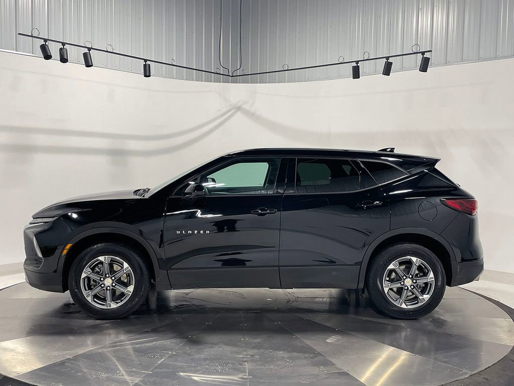 Used 2025 Chevrolet Blazer LT image 14