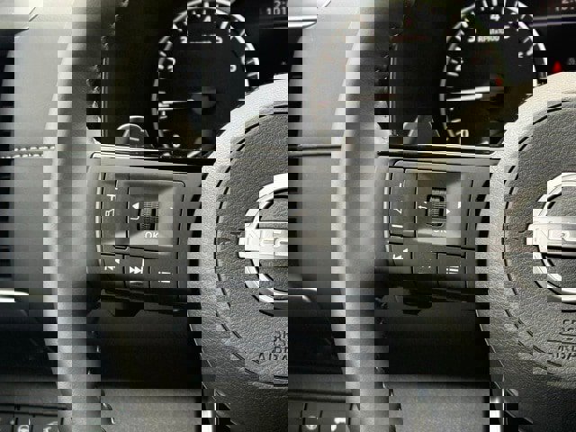 New 2025 Nissan Pathfinder SL w/ Black Appearance Package image 24