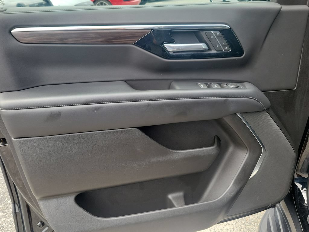 Used 2025 Chevrolet Tahoe LT RWD image 28