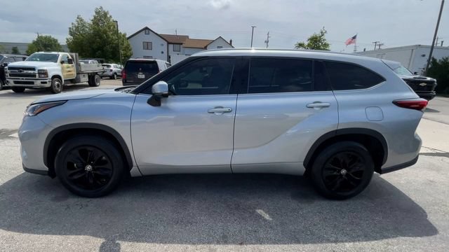 Used 2020 Toyota Highlander XLE FWD image 7
