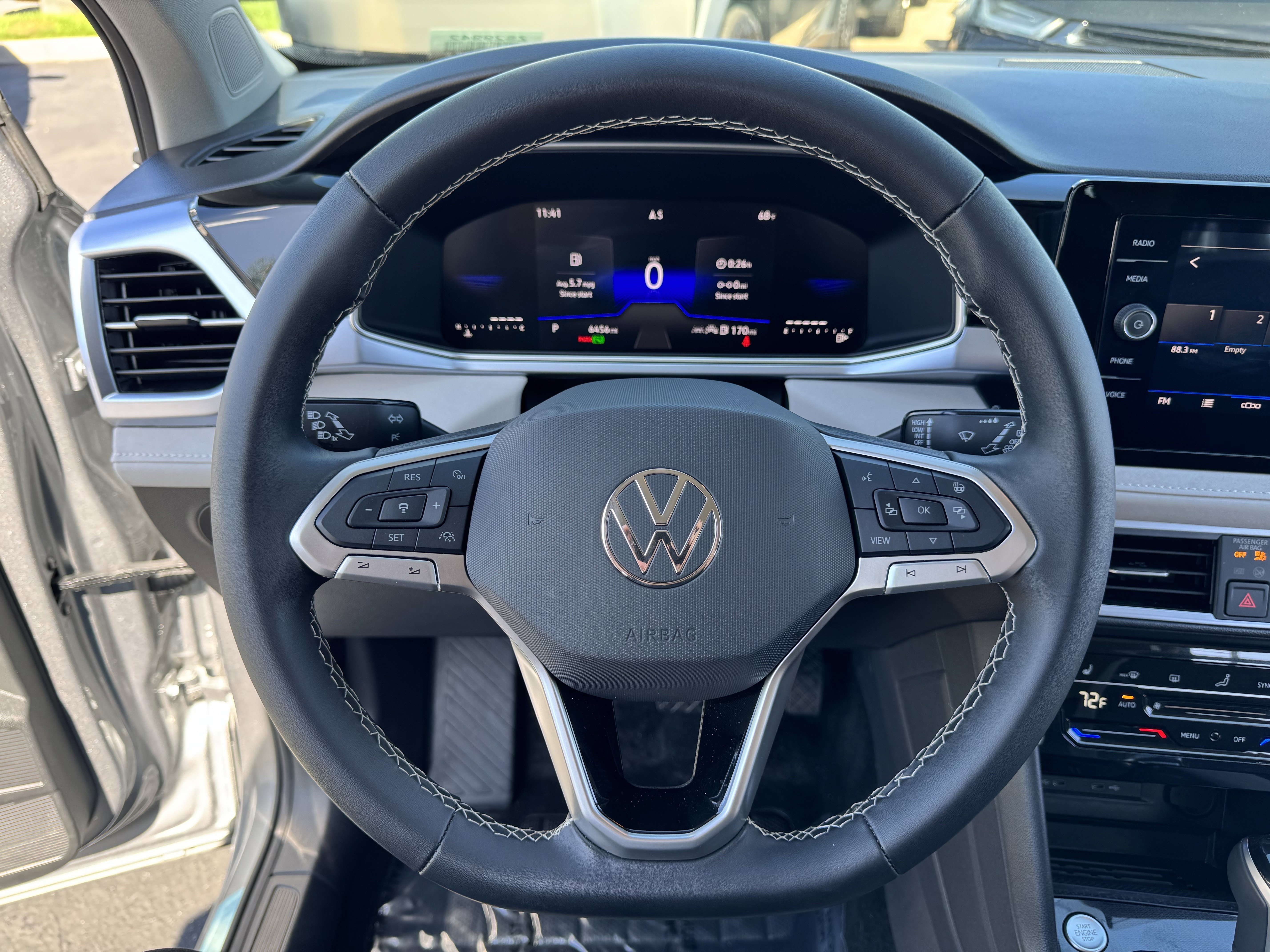 Used 2025 Volkswagen Taos SE image 20