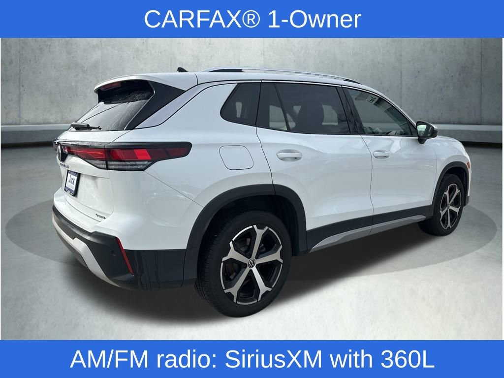 Used 2025 Volkswagen Tiguan SE w/ Panoramic Sunroof Package image 6