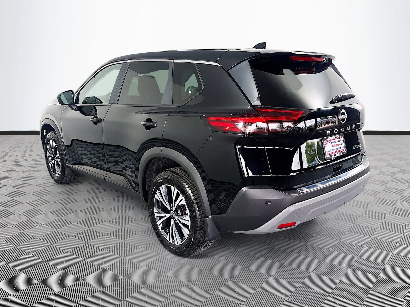 Used 2023 Nissan Rogue SV AWD/4WD image 5
