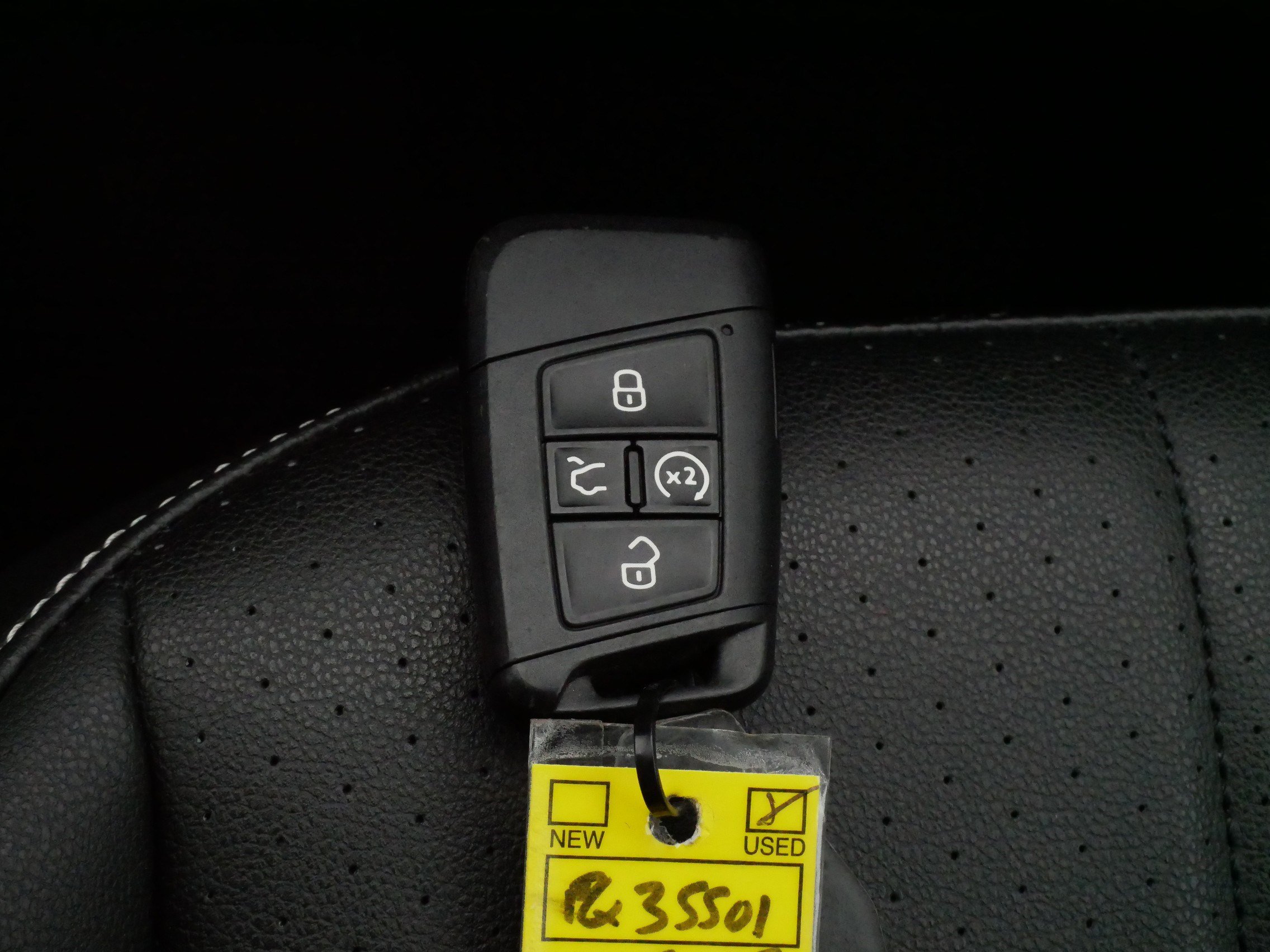 Certified 2023 Volkswagen Tiguan SE R-Line image 32