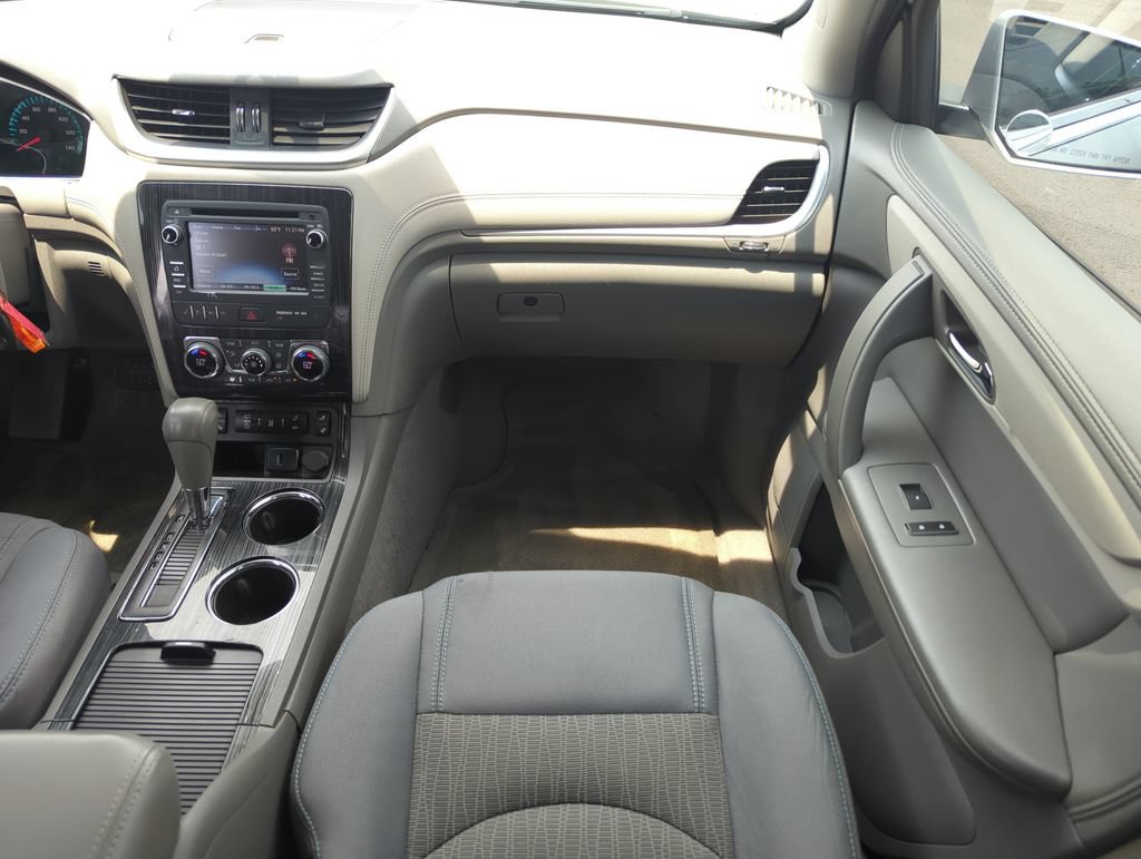 Used 2015 Chevrolet Traverse LT FWD image 16