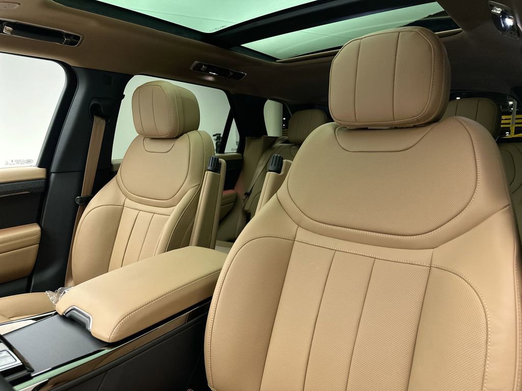 New 2025 Land Rover Range Rover Sport SE AWD/4WD image 9