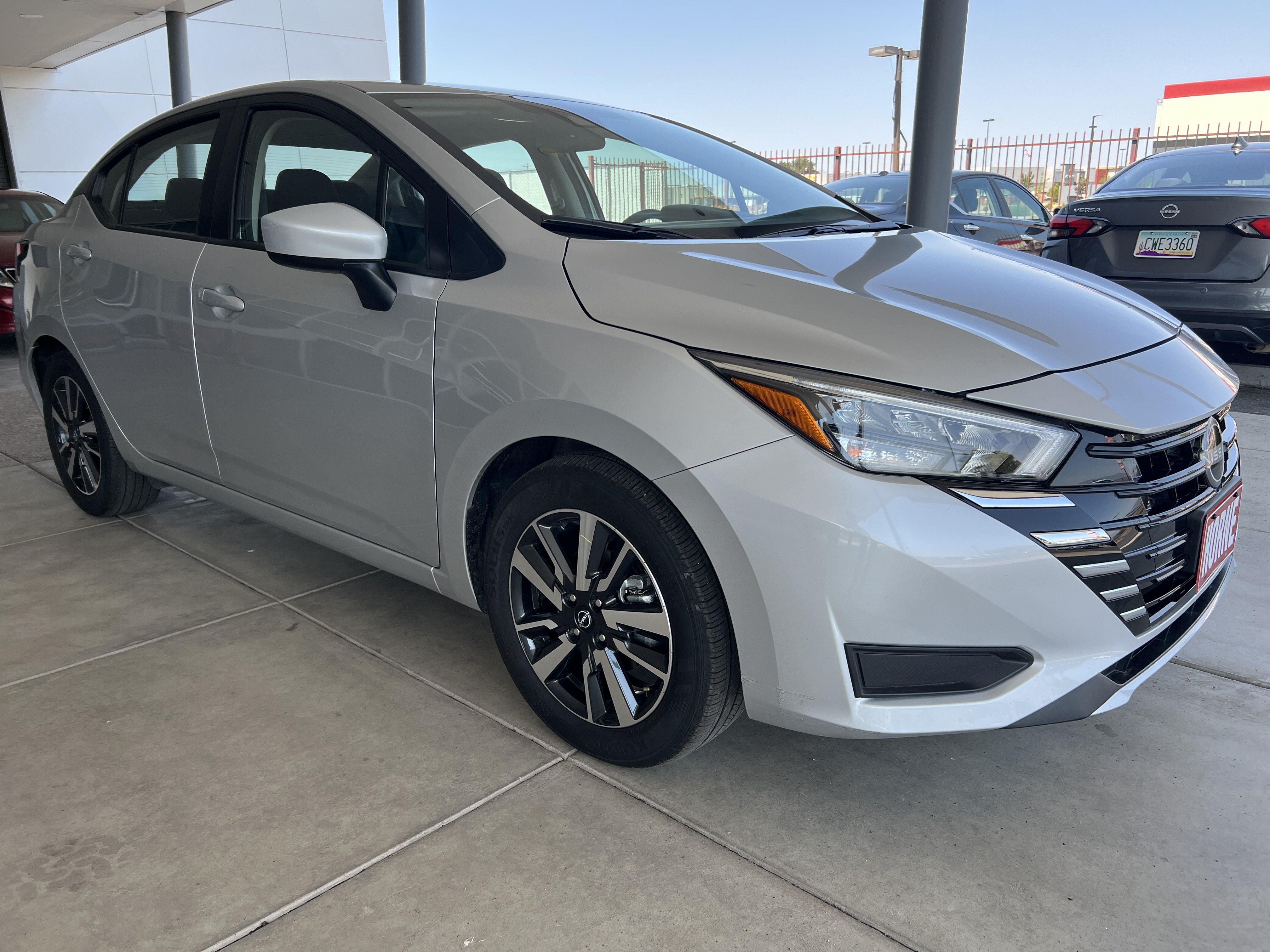 Used 2025 Nissan Versa SV FWD image 3